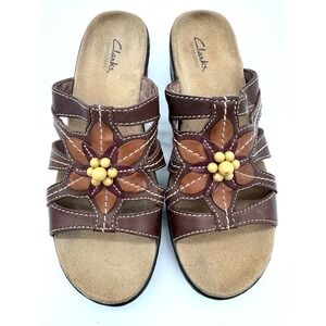 CLARKS Women's Size 7.5 Brown Lexi Myrtle Cushion Sandals Leather Applique Beads